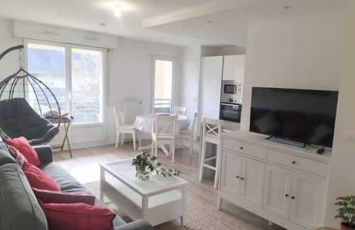 Francisco-Ferrer - Vern Apartamento | Vrbo Property