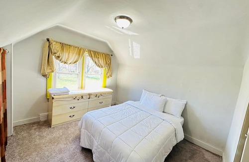 Wayne County Casa | Cozy Room 1 on Drake Haven