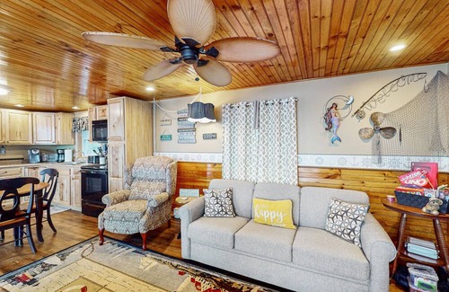 Town of Ledyard Casa | Lakefront home with private dock, lake views, deck, grill, streaming, & 1 kayak