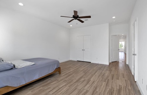 Astrodome Casa | Centrally Located Tx Medical Center - Walk To Nrg! 2 Bedroom Townhouse by RedAwning
