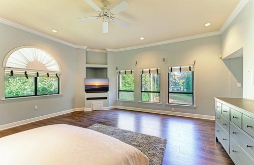 Lutz Casa | Beautiful Tampa Lakehouse: Serenity Meets Modern Comfort for the Family
