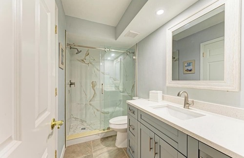 Lutz Casa | Beautiful Tampa Lakehouse: Serenity Meets Modern Comfort for the Family
