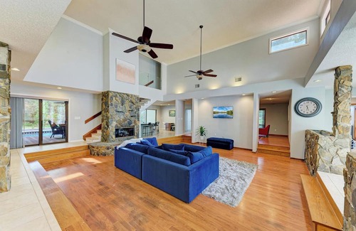 Lutz Casa | Beautiful Tampa Lakehouse: Serenity Meets Modern Comfort for the Family
