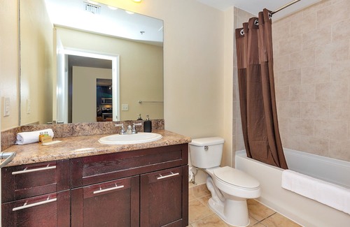 South Miami Apartamento | Premium Two Bedroom | Upper Level