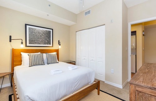 South Miami Apartamento | Premium Two Bedroom | Upper Level