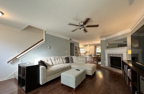 Douglass Hills Casa | Easy interstate access puts you anywhere in Louisville within 15 minutes.