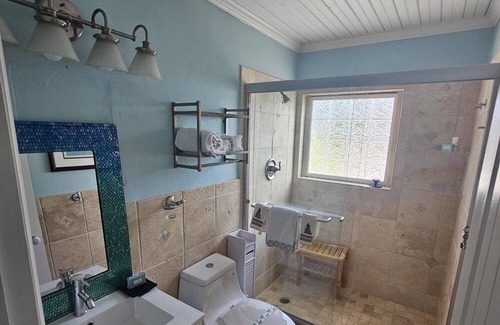 Indian Waterways Casa | Bay-front, family compound in Tavernier is the perfect Keys retreat.