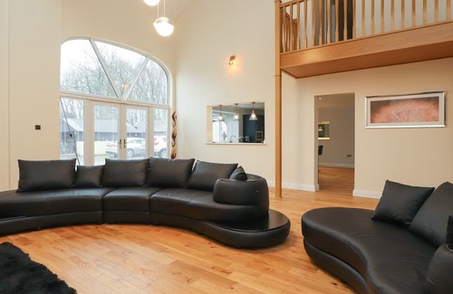 Knott End-on-Sea Cabaña | BARN CONVERSION, with hot tub in Stalmine