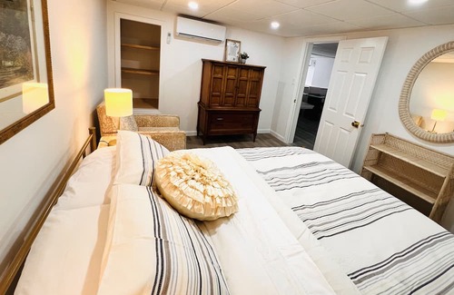 Cotuit Casa | New 2024 -Jacuzzi Hot Tub, Heated 26k Gals Swimming Pool, Game Room & Playground