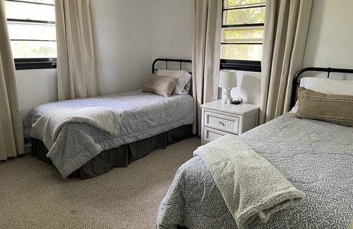 Columbus Casa | Charming 1950s Bungalow 8 min from Tryon International Equestrian Center
