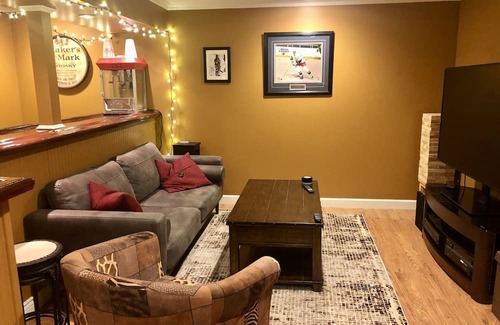 Rotterdam Junction Casa | Country colonial with firepit, bar area only minutes to Saratoga Springs