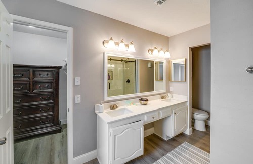 Northeast Carrollton Casa | Cozy Carrollton Cottage w/ Fire Pit & Gas Grill!