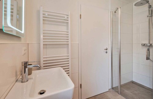 Zirchow Casa | Ferienhaus Seeadler - Modernes Ferienhaus in Ruhiger Lage mit Parkplatz, Sauna und Wlan für bis zu 6