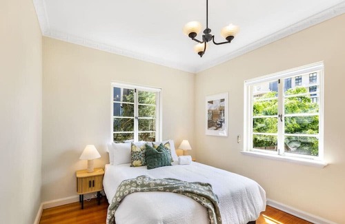 South Brisbane Apartamento | European Château/riverside view backyard/2 carpark