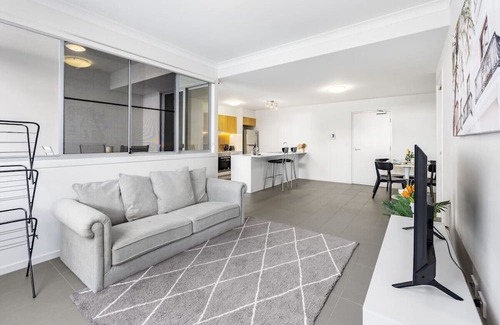 Kelvin Grove Apartamento | Chic Modern Retreat: 1BR Apt w/ pool@Kelvin Grove