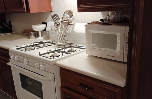 Randolph Casa | Convenient stay off expressway, lots of extras, roomy, central to attractions.