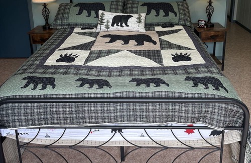 Weed Casa | Cozy one bedroom home in the woods 5 miles from the town of Mount Shasta.