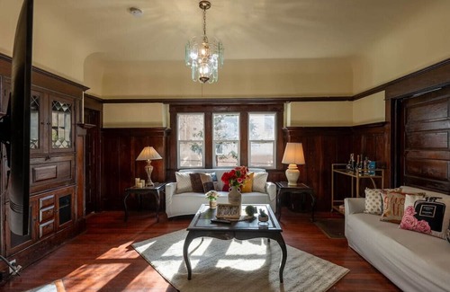 North Berkeley Casa | Room in Stylish Retreat w/ Spacious Living