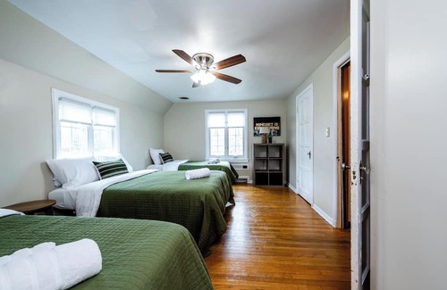 Benton Harbor Casa | The Cozy Tudor near Silver Beach