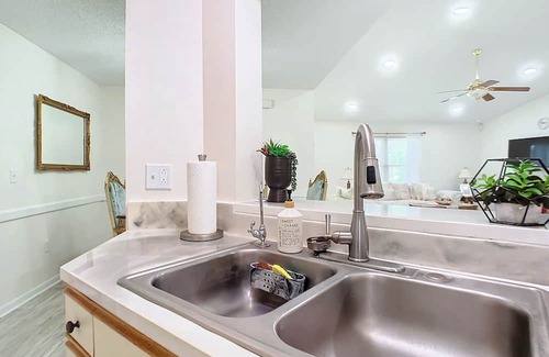 Port Malabar Casa | Beautiful Spacious 4 BRs Brick Villa-Pet Friendly