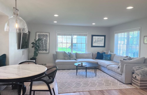 Whitefish Bay Casa | RNC Rental House in Whitefish Bay- 10 minutes to downtown events.