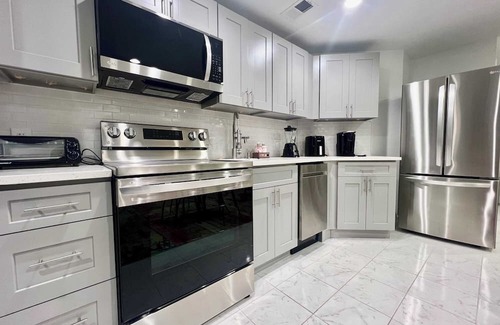Cardozo Apartamento | 99 Walk score! 2BR Flat-Walk 2 Minutes to U ST Metro