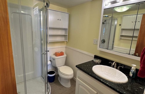 Port Clinton Cabaña | Cozy Waterfront Cottage with a double lot— 4 miles to downtown Port Clinton
