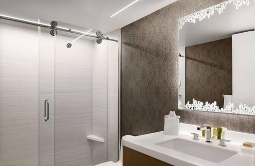 Southwest Federal Center Apartamento | Deluxe King Room Near International Spy Museum WDC