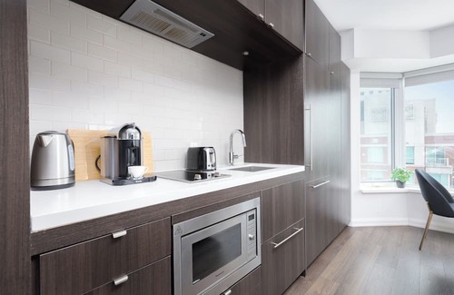 Midtown Toronto Casa | Luxury 2BR in Yorkville Downtown Toronto with City View