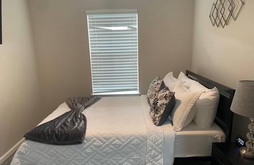 Southwestern Casa | Inviting home in Atlanta, GA where we guarantee you will have a Stellar Stay!
