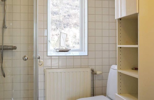 Tviklippan Casa | 8 person holiday home in HJÄLTEVAD