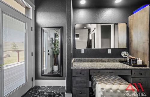 Gillette Casa | Luxury Retreat in Gillette: Your Wyoming Oasis Awaits!