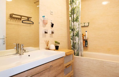 Colombes Apartamento | Une chambre chez Lea