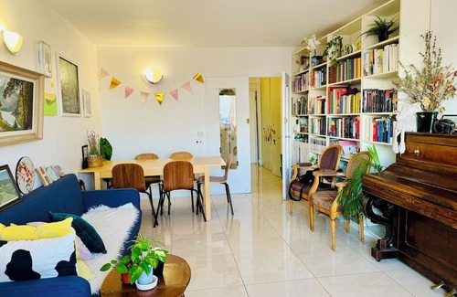 Colombes Apartamento | Une chambre chez Lea