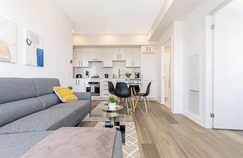 Kitchener Apartamento | Newly Built Condo w Amazing Amenities and Views
