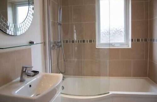 Lillington Casa | Spacious 3 bed house with parking