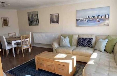 Lillington Casa | Spacious 3 bed house with parking