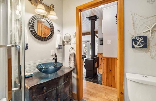 Queens Cabaña | Lakefront cottage with sandy beach, great decks, beautiful sunrise.