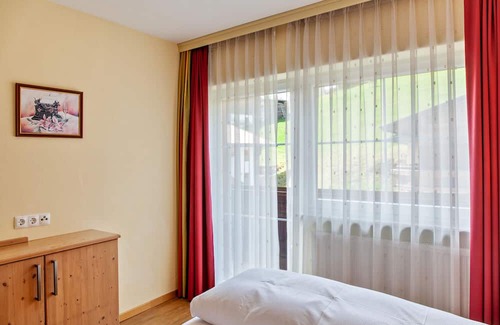 Oberau Apartamento | Apartment In A Hotel 'Landhaus Sonnenzauber Sonnenzauber2' with Mountain View and Wi-Fi