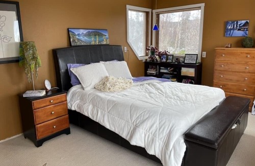 Hillside East Casa | Anchorage Hillside 3BR home with mountain views, trail access, large yard!