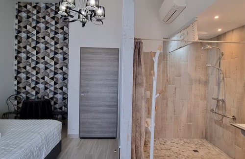 Gauriaguet Casa | Guest House 'Chambre D'hôtes Perle' with Shared Pool, Wi-Fi and Air Conditioning