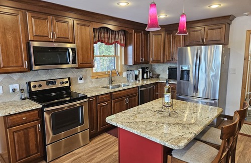 Schroon Lake Casa | Schroon Lake Waterfront - Sleeps 10