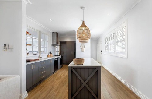 Frankston Villa | Long Island Beach Escape