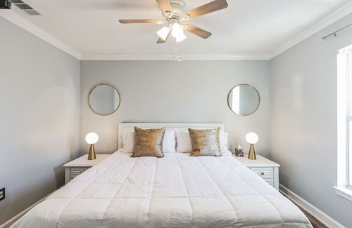 New Tampa Apartamento | Paradise Palms-Cali King Beds-EV ChargersAvailable