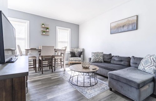 East Mount Airy Apartamento | Newly renovated 3 bedroom apartment