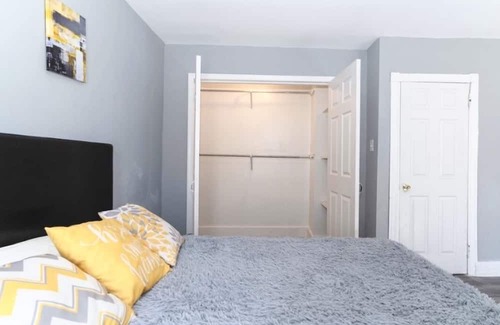 East Mount Airy Apartamento | Newly renovated 3 bedroom apartment