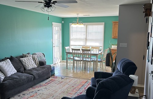 Russellville Casa | Cozy Home Away From Home