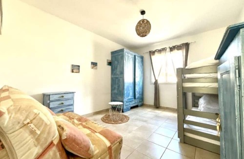 Etaules Casa | Vrbo Property