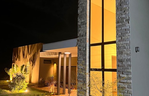 Delfinopolis Cabaña | Comfortable house with swimming pool overlooking the dam.