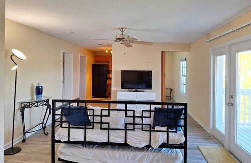 Coquina Key Apartamento | Beautiful Private Yacht Club Condo!